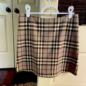 Gorgeous Burberry skirt size XS
